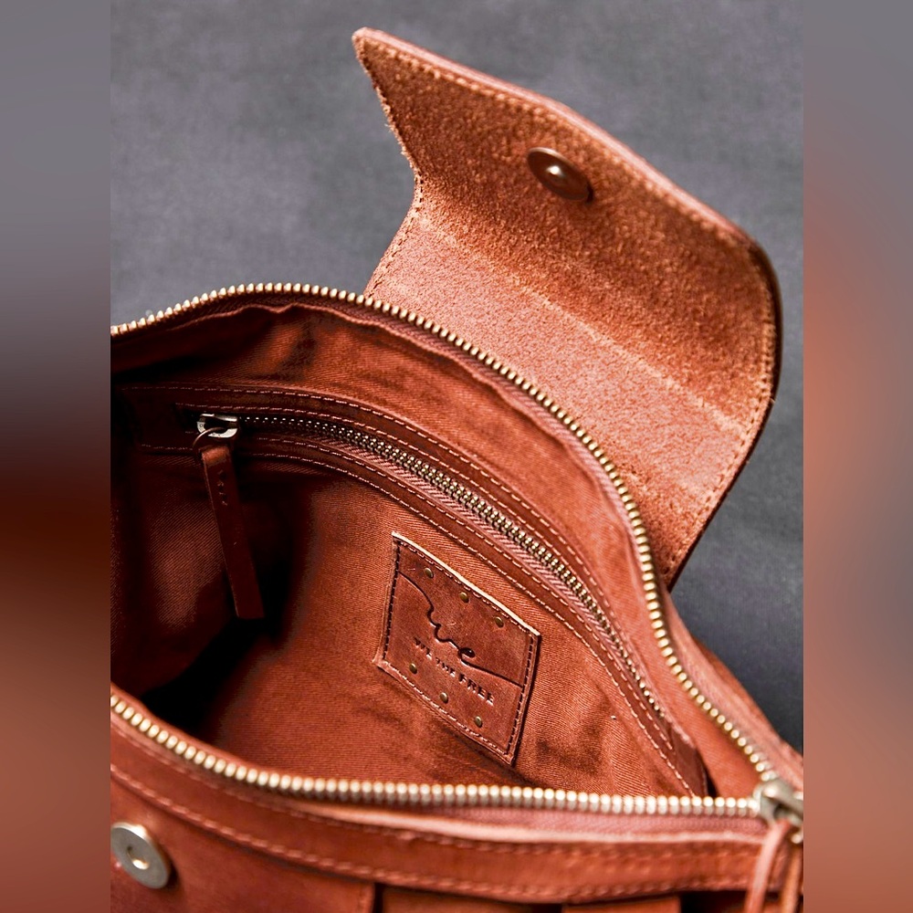 Free People We The Free Silvie Studded Sling Bag // NWT // 100% Leather - Picture 13 of 13